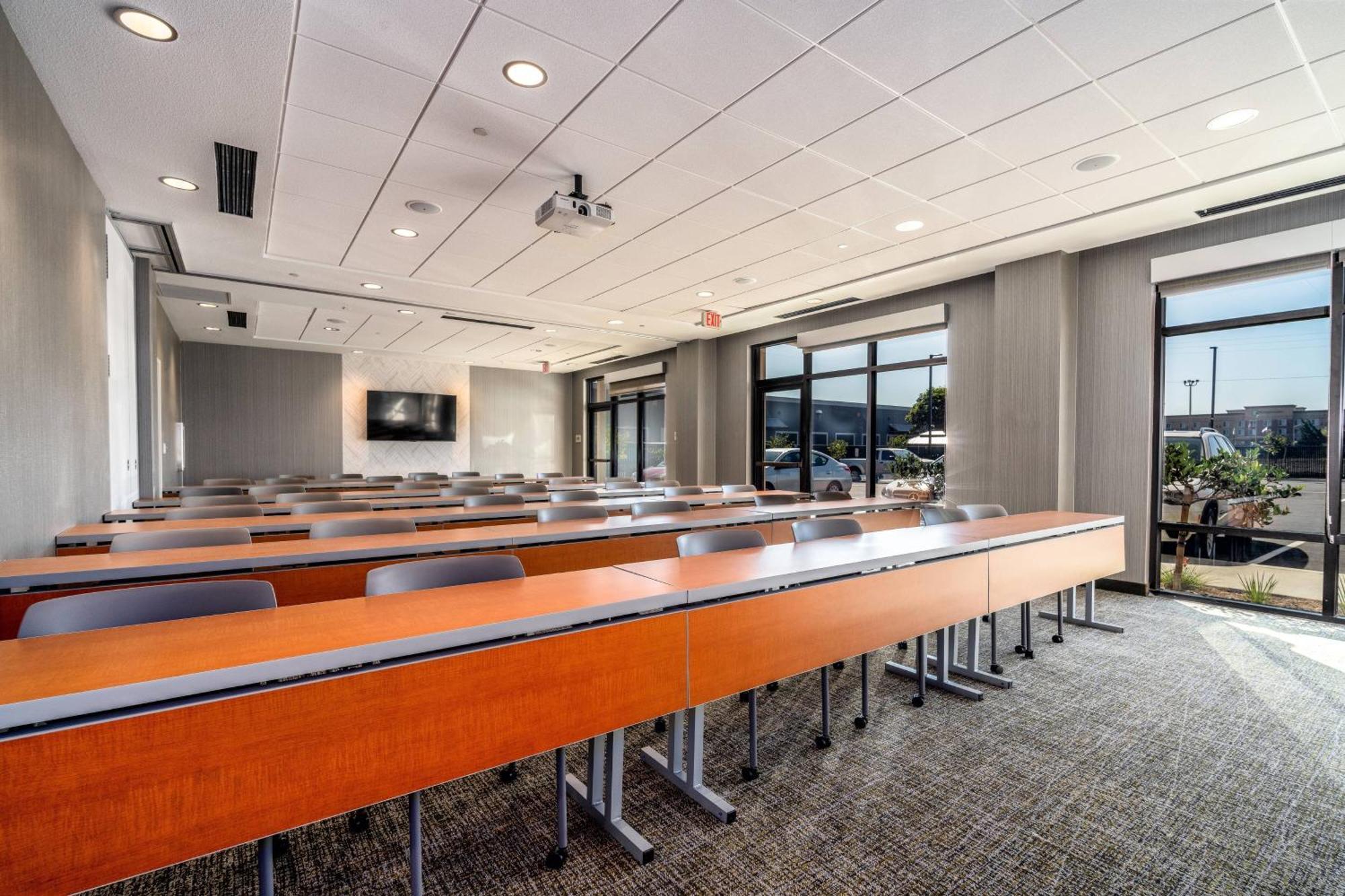 Springhill Suites By Marriott Oakland Airport Exterior photo