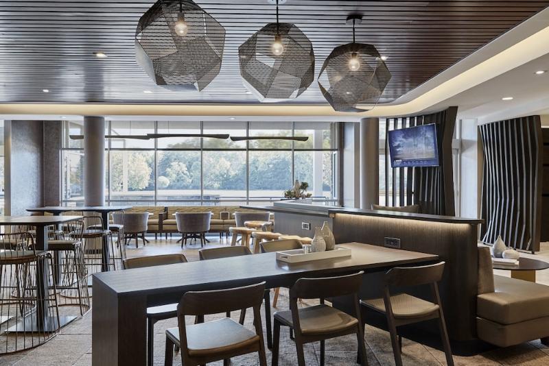 Springhill Suites By Marriott Oakland Airport Exterior photo